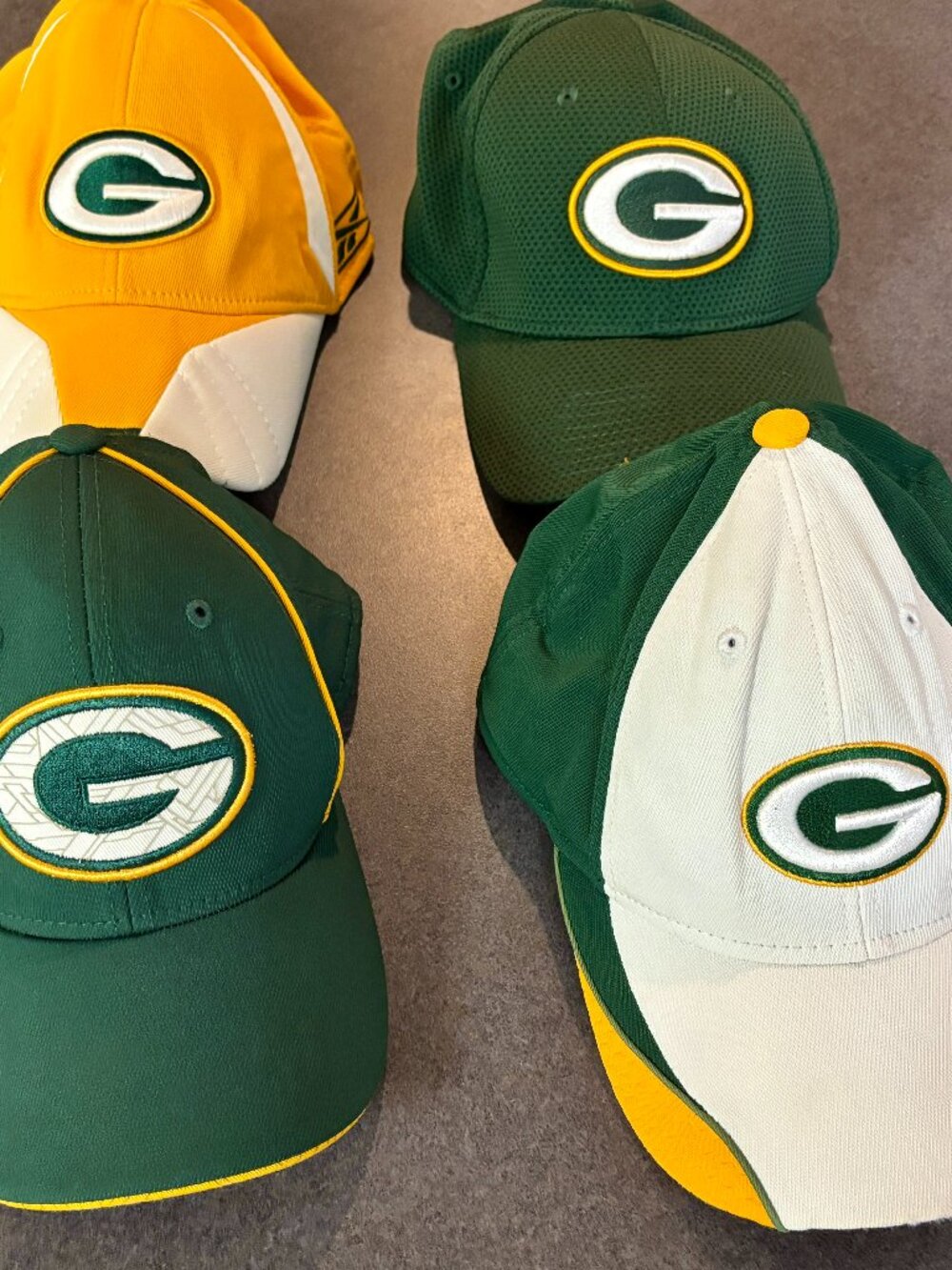 ~~Lot of 4 Green Bay Packers Super Bowl Caps..2 youth, 2 L/XL..VGUC!!!